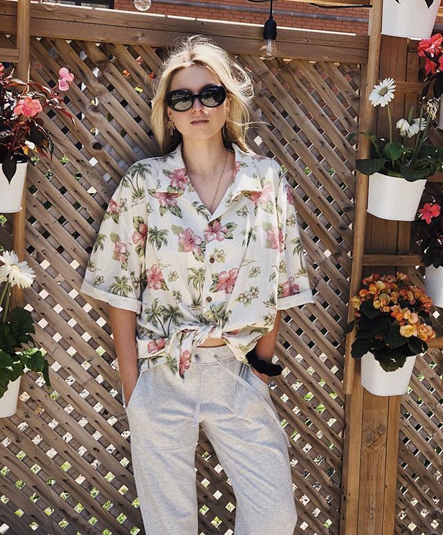 How To Wear A Hawaiian Shirt?