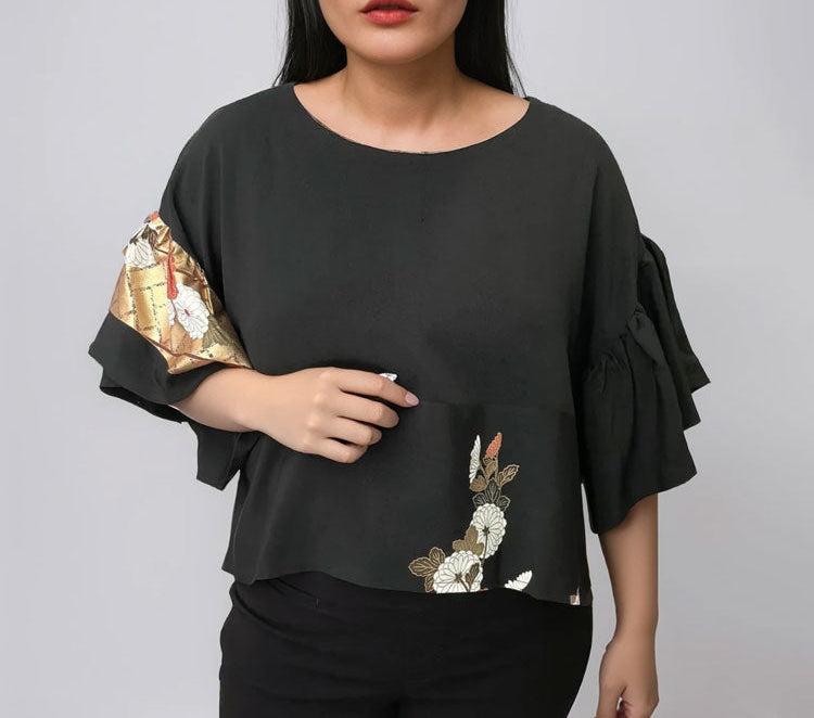 Upcycled Kimono Blouse – Black & Gold Silk Top with Flared Sleeves | Vintage Japanese Fashion | Elegant Loose-Fit Shirt